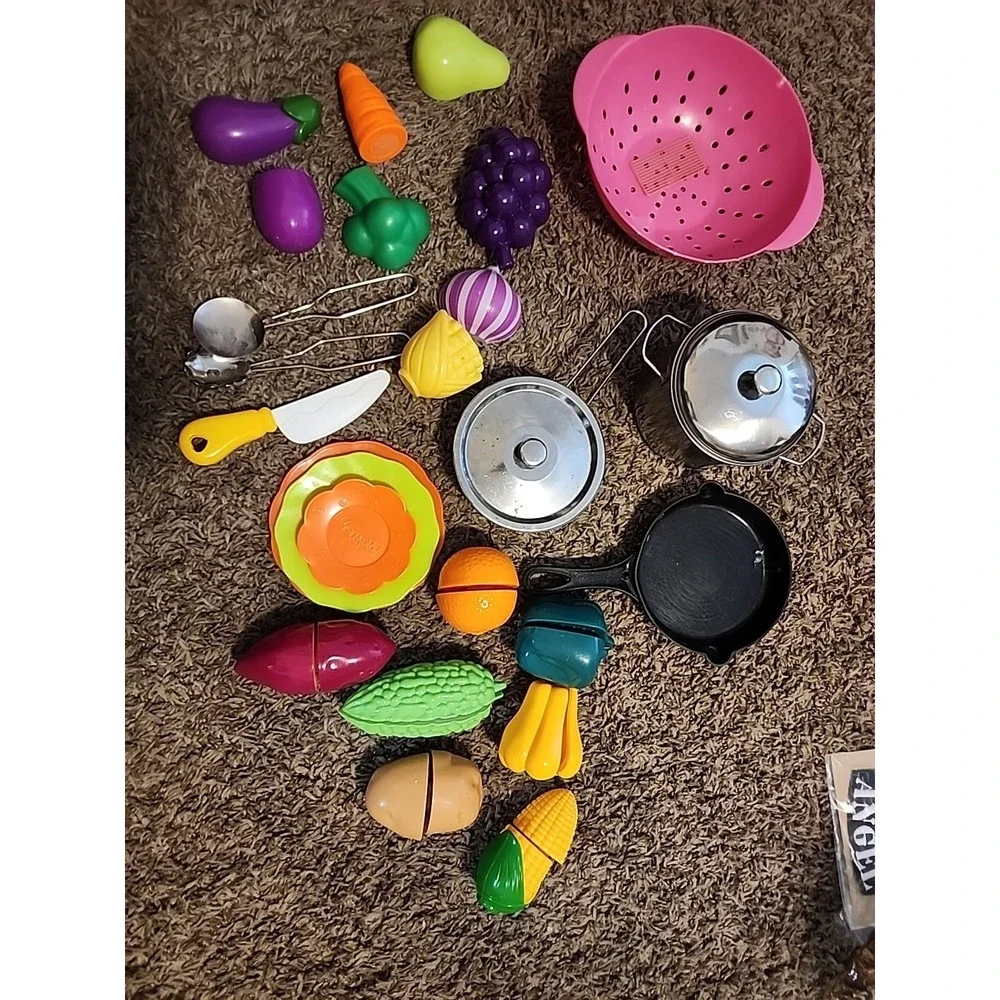 Lot of‎ 33 Pc Kids Pretend Plastic Food Fruit, Vegetables, Pot, Pans, Utensils